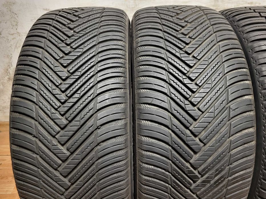 225/45/18 и 245/40/18 / пакет всесезонни гуми