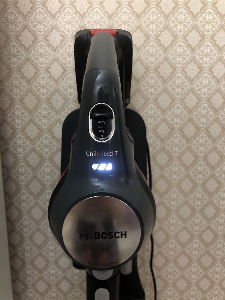 Пылесос Bosch BBS712A серый