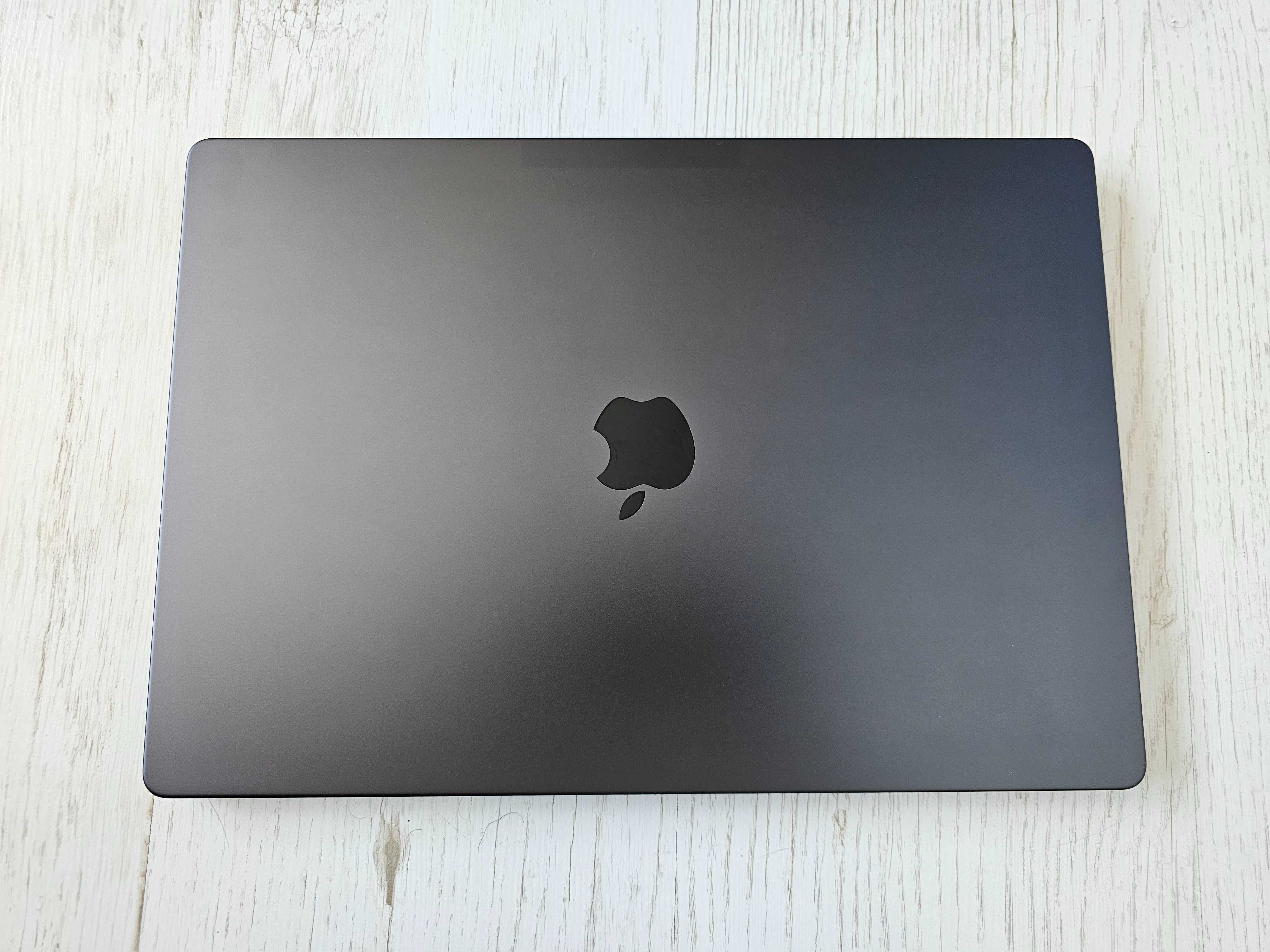 MacBook Pro (16-inch, Nov 2023 M3) / Заключен - Icloud
