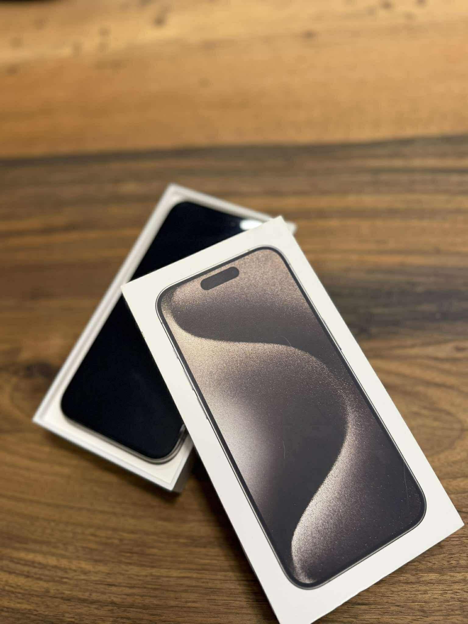 iPhone 15 Pro, Natural titanium, 256 GB, eSIM