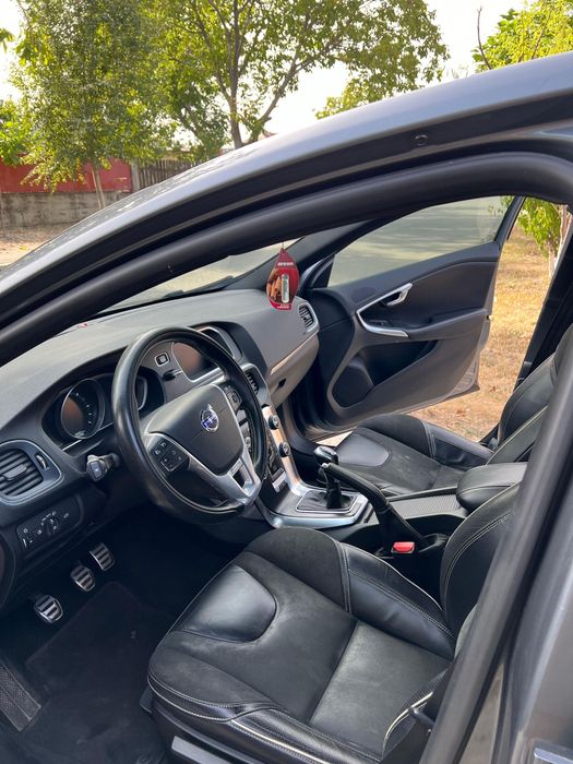 Volvo V40 Rdesign