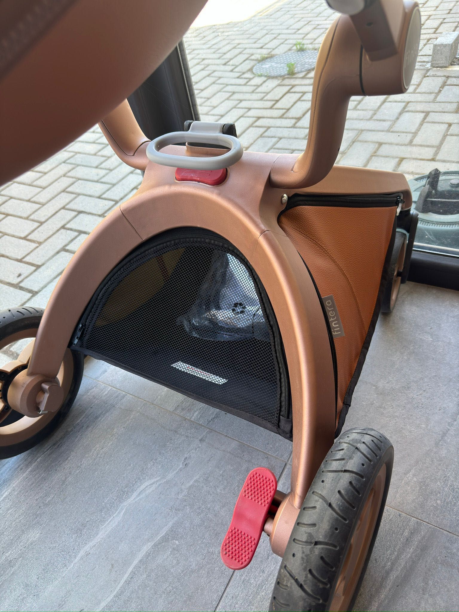 Бебешка количка 2в1 от еко кожа Fintera Deluxe