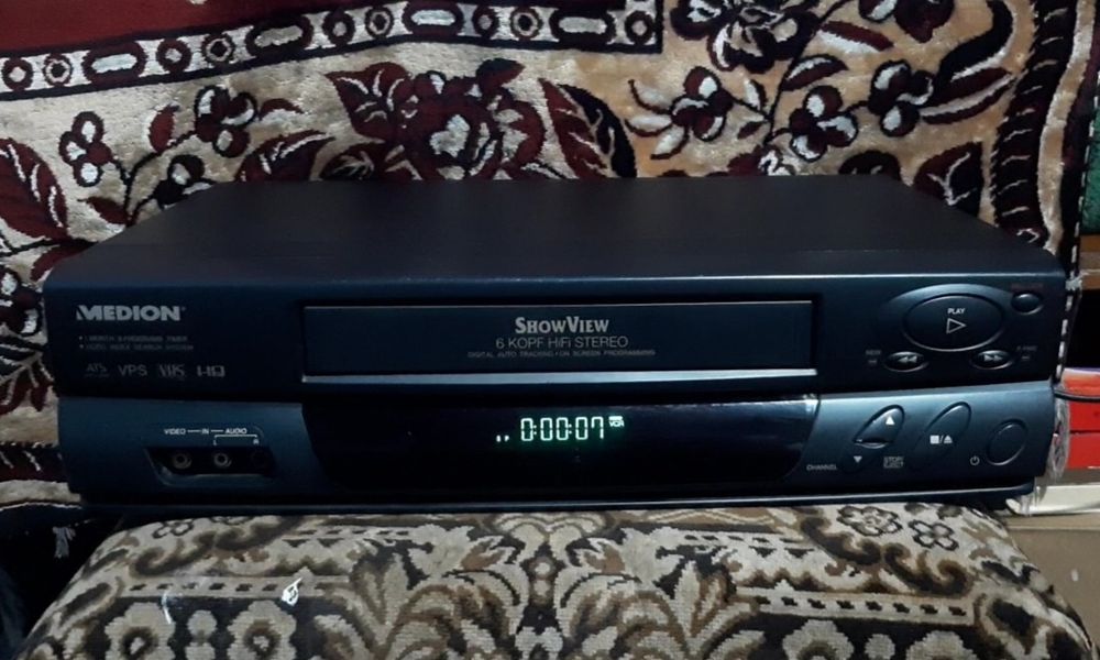 Vând videorecorder medion stereo stare bună