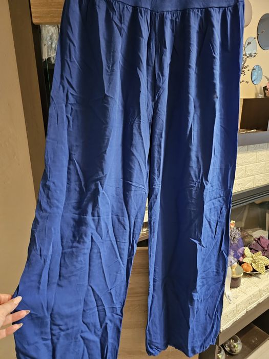 Pantaloni largi eleganti