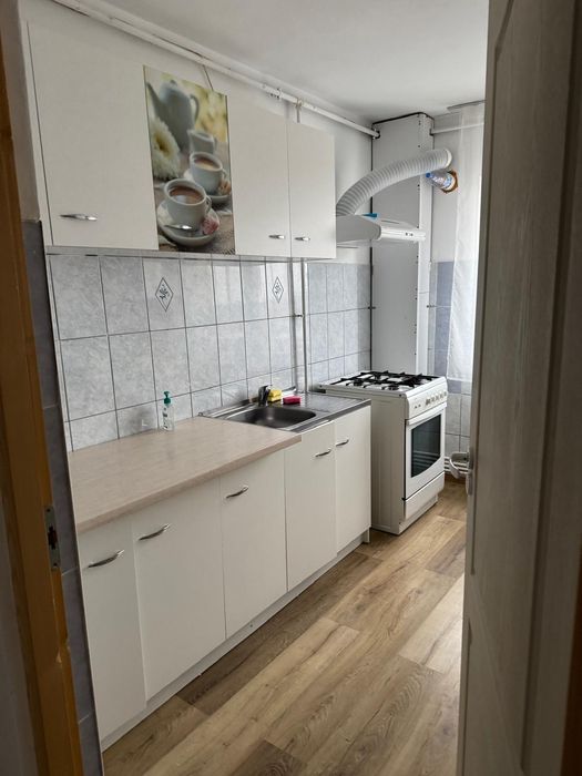 Închiriez apartament
