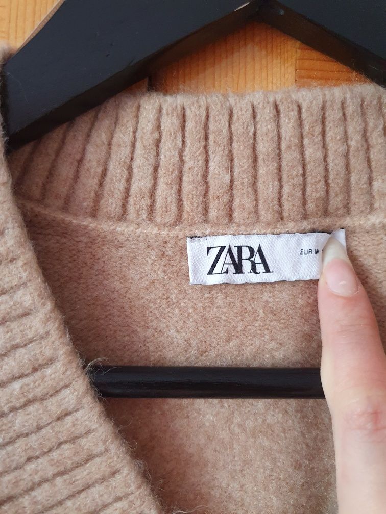 Мек пуловер на Zara