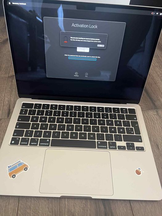 Macbook Air M2 -2022 A2681