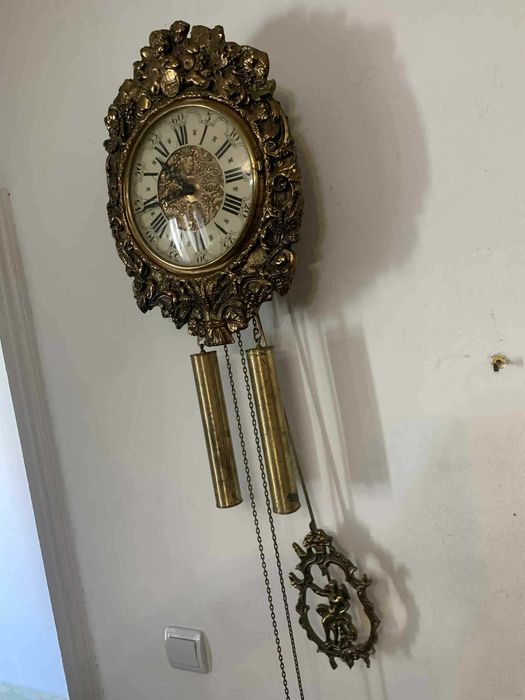 Ceas de peretecu pendula si doua greutati