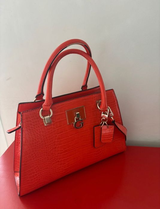 Оранжева чанта Guess