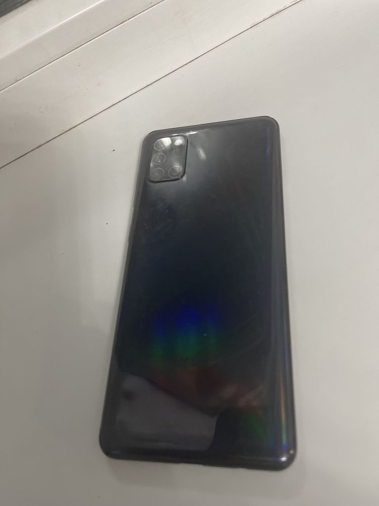 Samsung galaxy A31 64 память  в отличном  состоянии