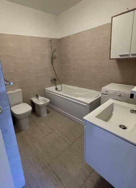 Дава се под наем Двустаен апартамент в Пловдив, Гагарин - 65 кв.м за 204 € - Снимка #3