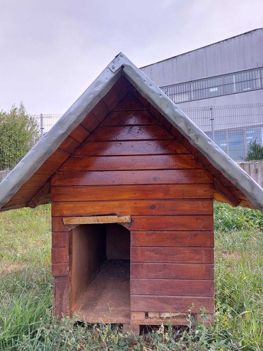 Дървена къщичка  за домашен любимец