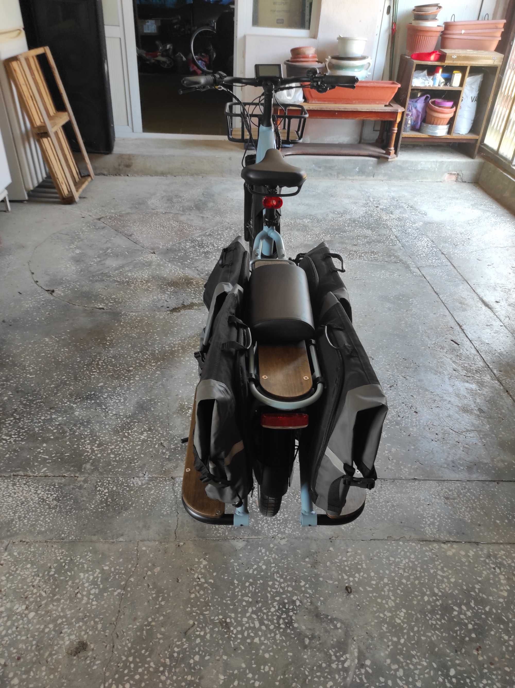 Bicicleta electrica longtail cargo bike