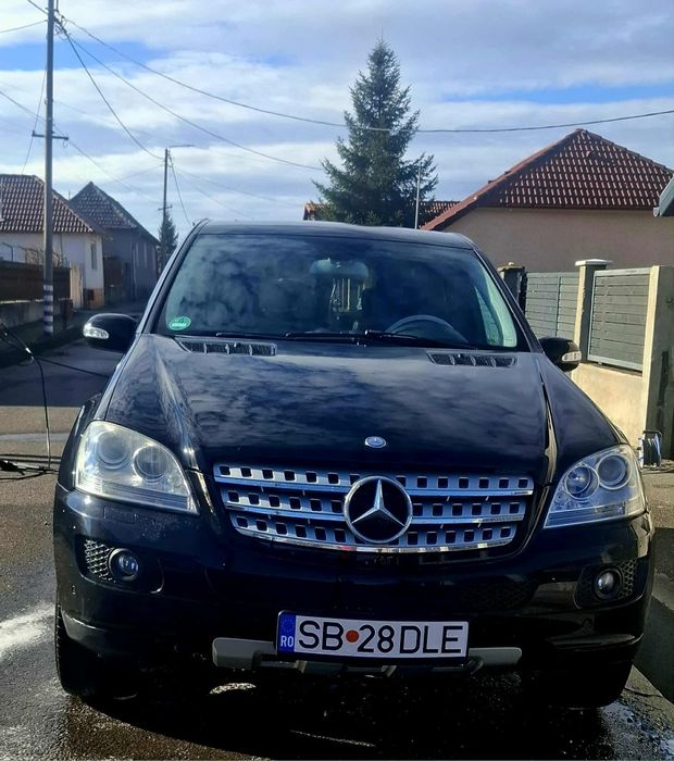 Vand sau schimb Mercedes ML