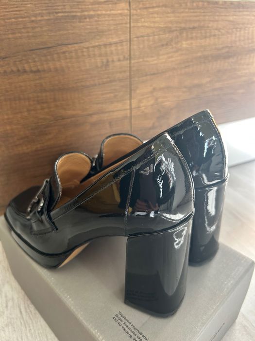 Обувки с дебел ток