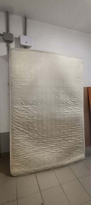 Продам матрас в отличном состоянии