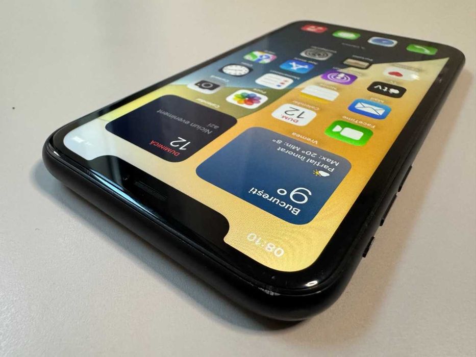  Apple / iPhone XR 128 Gb / Black