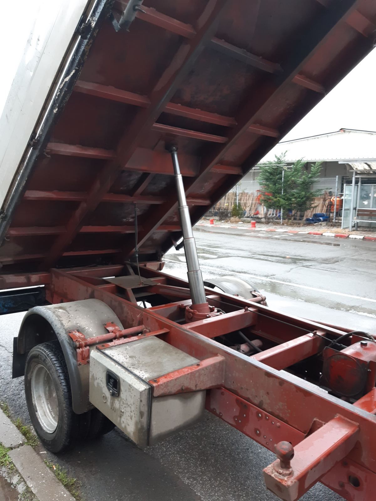 Продавам Ивеко 35 С 10 HPI 2004 Г. Самосвал  перфектен напълно обслуже