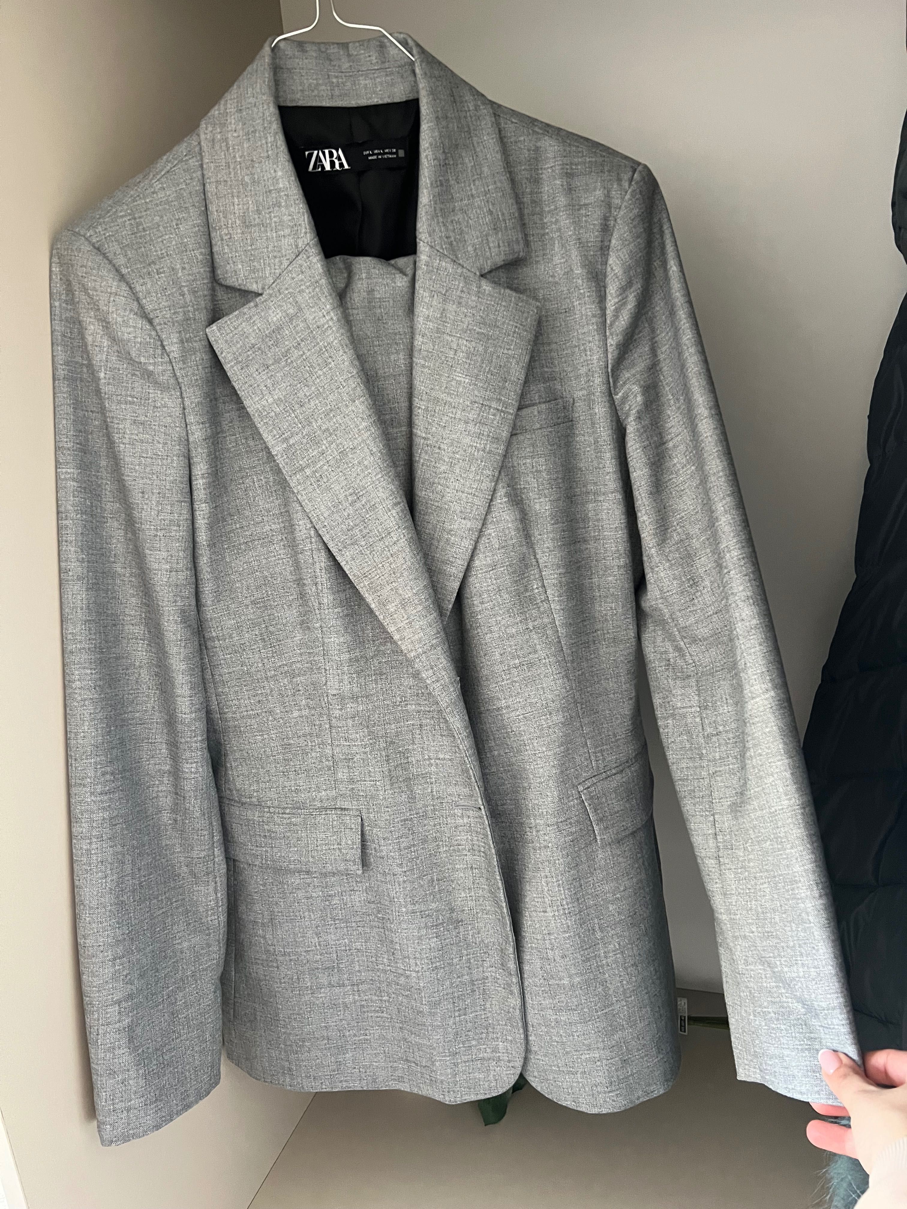 Сив Костюм от  Zara