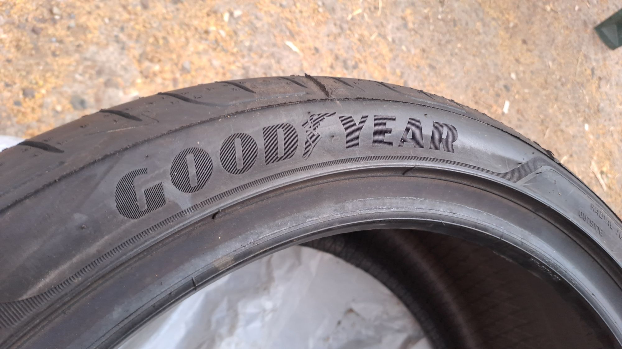 1бр. Нова 225/40/18 Goodyear