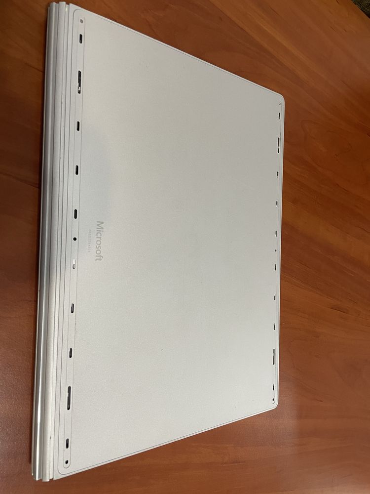 Microsoft Surface Book 1