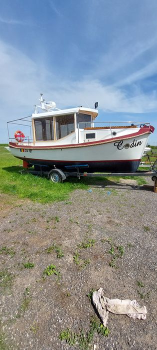 Vând salupa diesel 45cp cu peridoc