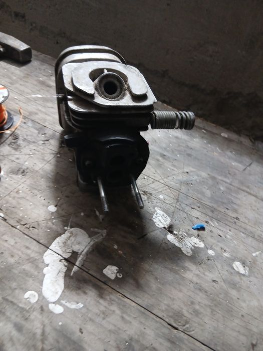 Vând chiulasă tobă de drujba husvarna 240