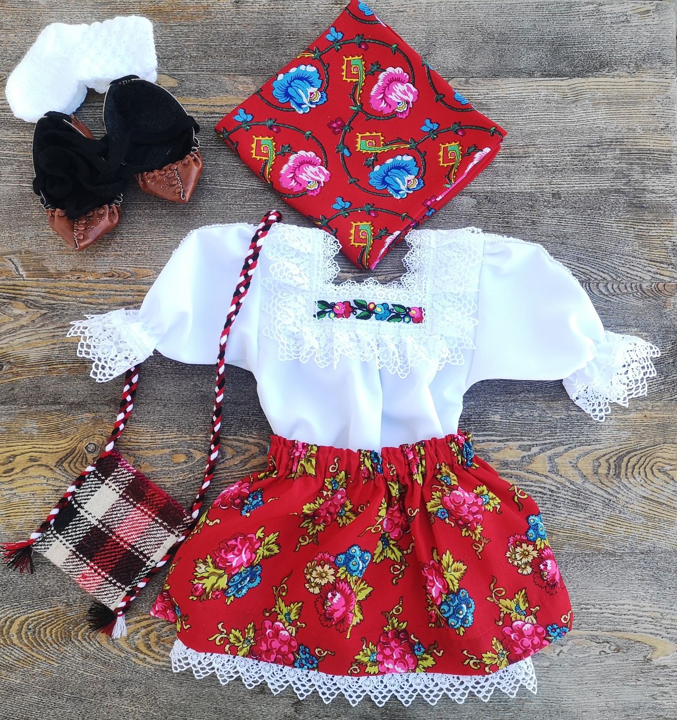 Costum popular pentru fete de Maramures /truso botez