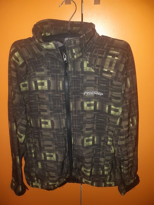 Vând scurtă de primăvară-toamnă 128 cm