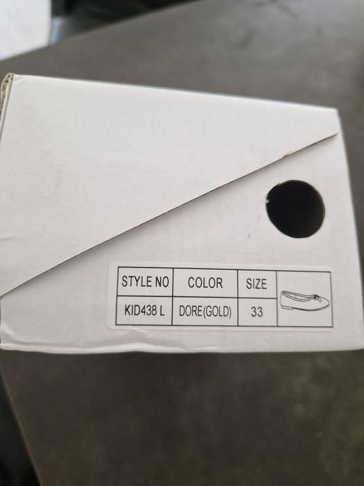 Златни официални обувки за момиче  рр 33