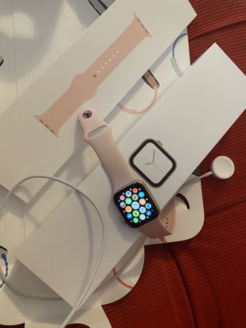 Apple Watch 4 series 40mm, смарт часы Эпл вотч 4 серия, 40мм