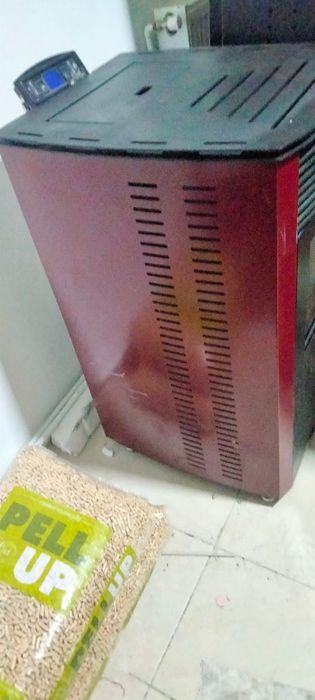 Vând șemineu pe peleți import Italia