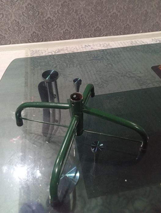 Продам триногу для ёлки 25