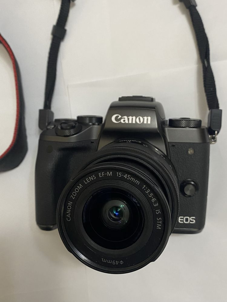 Canon EOS M5 Aparat Foto Mirrorless 24MP obiectiv 15-45