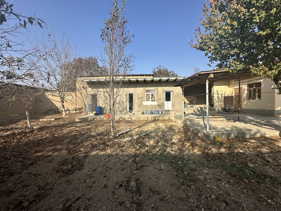 Zangiotada 6 sotix 3 xonali uy