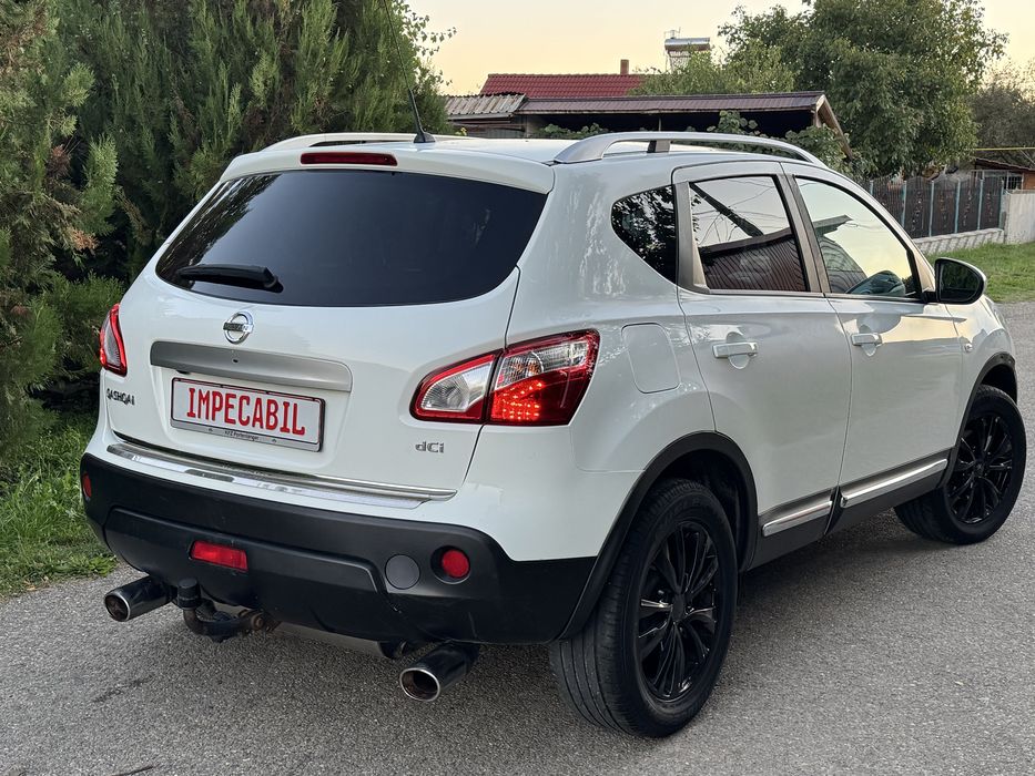 Vand Nissan Qashqai Facelift 2.0 Diesel 4x4 Decuplabil 150 CP 2010