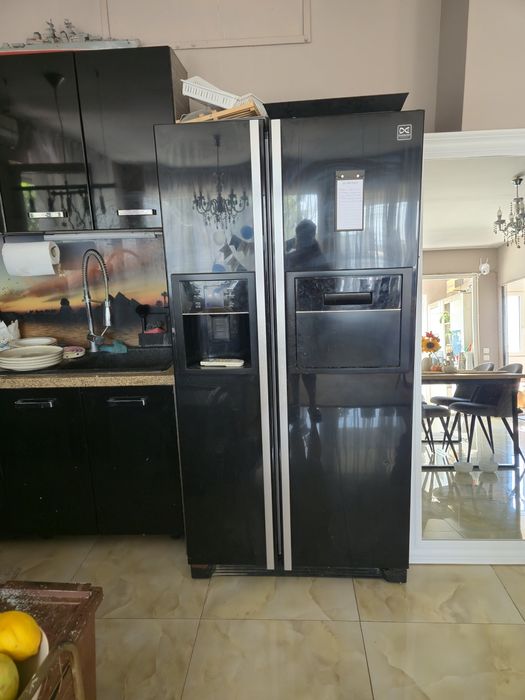 Кухня Хладилник Печка Абсорбатор Котлон Технически камък Мивка