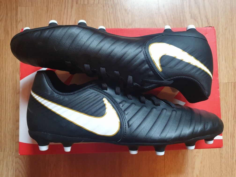 Ghete de fotbal Nike Tiempo Noi Originali!!