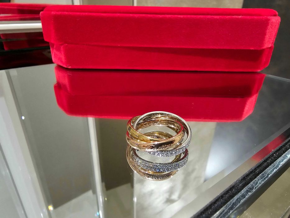 CARTIER Trinity Half Paved Classic Унисекс (Мъжки / Дамски) Пръстен