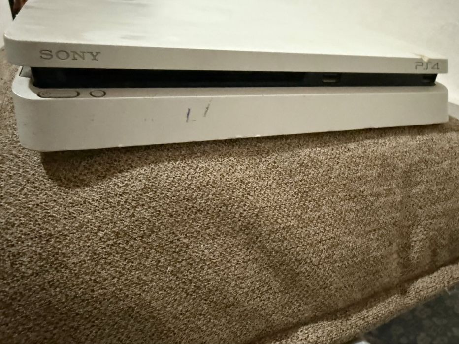 Ps 4 slim 1TR.