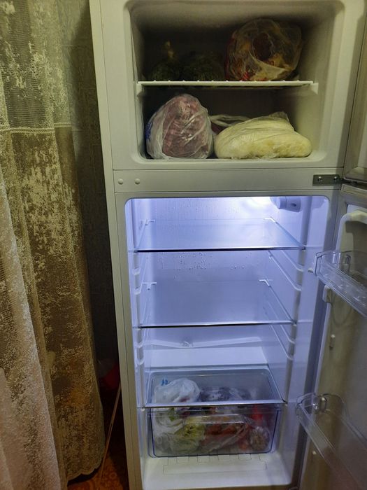 Продам холодильник  70 тыс.