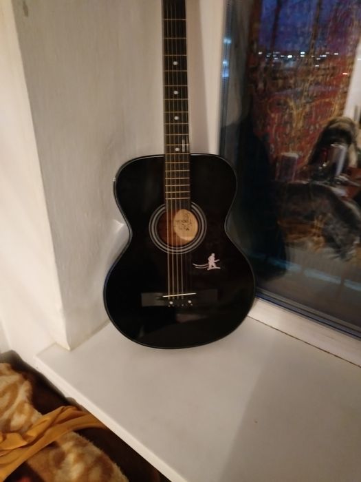 Продаётся гитара