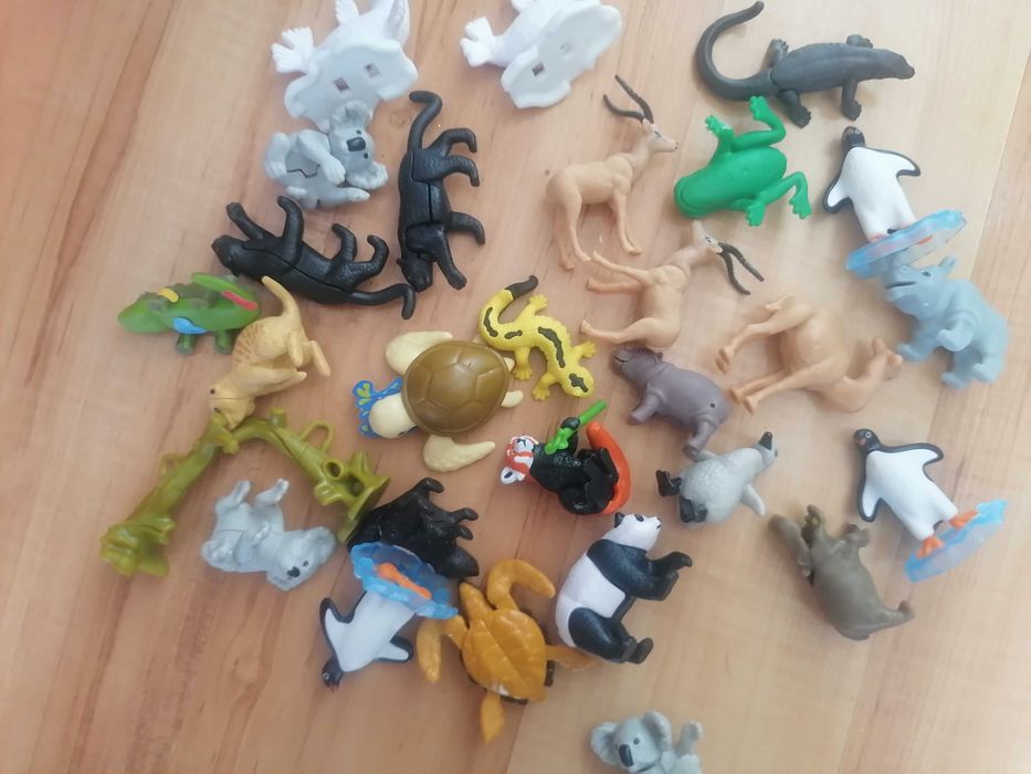 Kinder surprise играчки