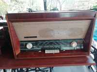 Vând aparat radio cu pick-up vechi/vintage fabricat în România