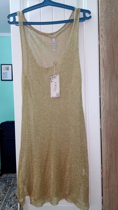 Платье золотистое
