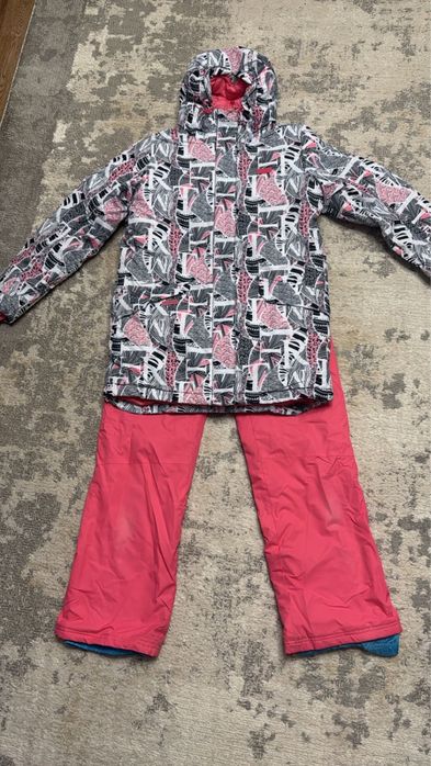 Продам зимний женский костюм!!