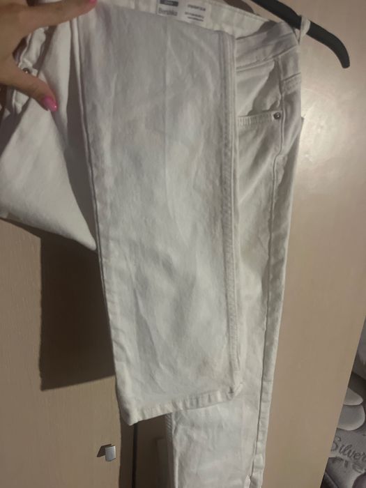 Бели дънки с широки крачоли Bershka