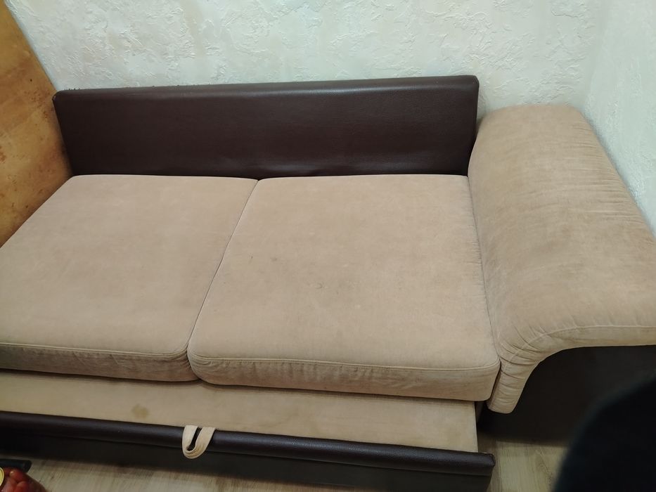 Продам 2 дивана в хорошем состоянии