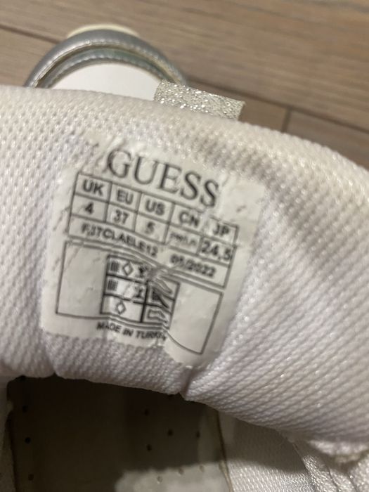 Adidasi Guess marimea 37