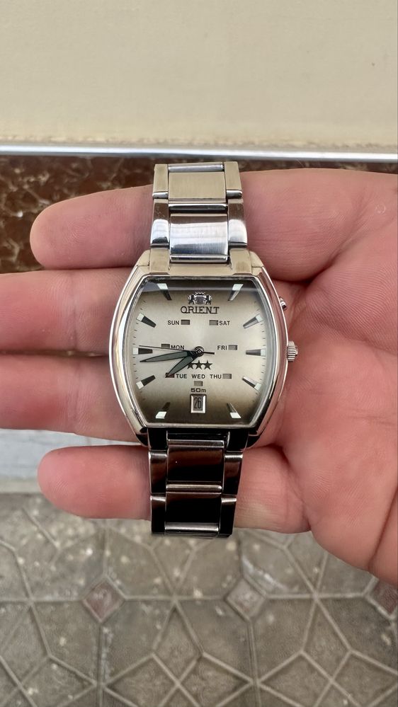 Original Orient soati sotiladi